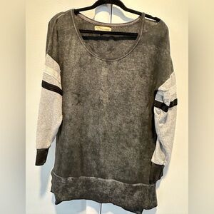 Vintage Havana Charcoal and Black Sweatshirt